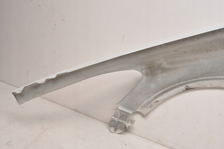 VOLVO C30 LIFT AILE DROIT AVANT AVANT 614
