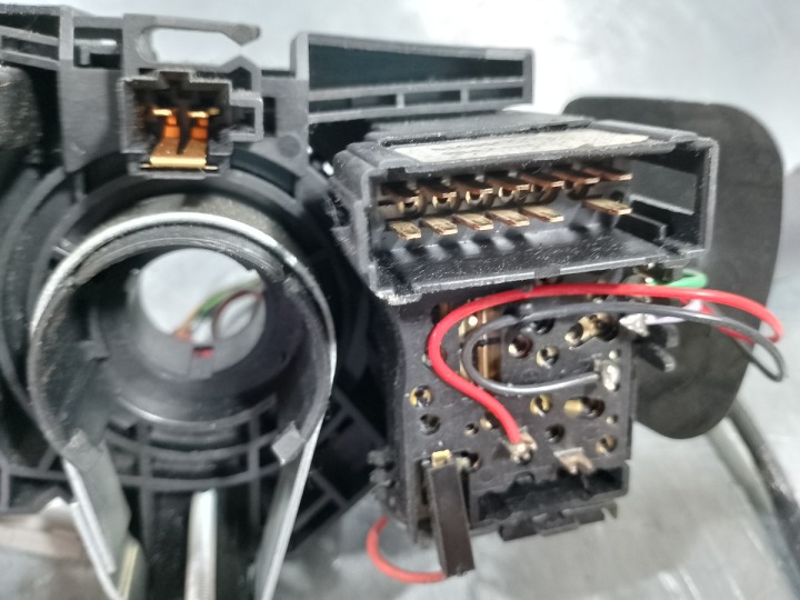 COMMUTATEUR COMPOSITE RENAULT CLIO II 61650003 7701045277 1.4 8V