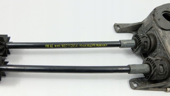 VW GOLF V 1.6 MÉCANISME DE CHANGEMENT DE VITESSES VITESSE CÂBLES 1K0711049AQ