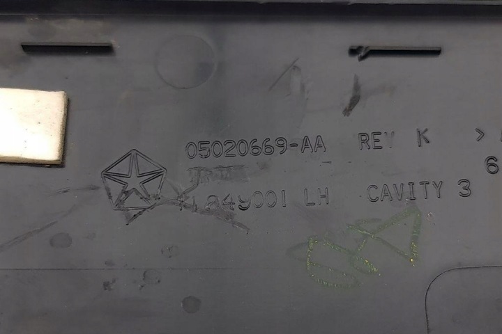 MOULURE RACLOIR ARRIÈRE GAUCHES PORTES CHRYSLER GRAND VOYAGER V (RT)