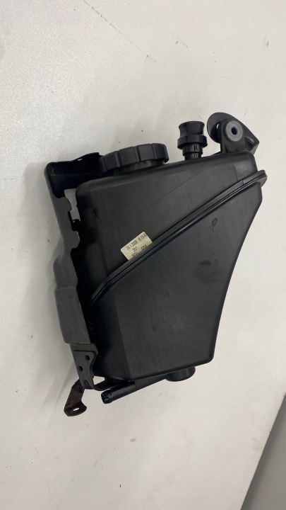 RÉSERVOIR LIQUIDE AMPLIFICATEUR MERCEDES W221 W216