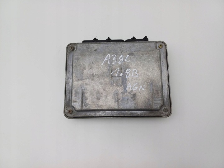 ORDINATEUR MOTEUR AUDI A3 8L 1.8 AGN 06A906018C NR281