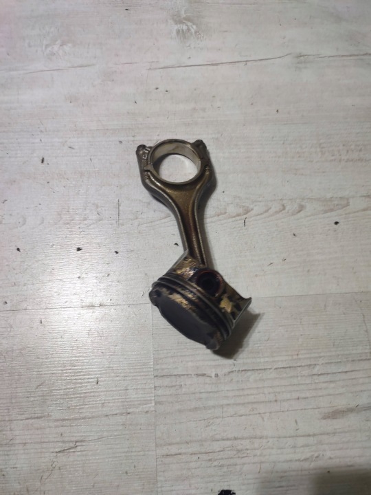 VOLKSWAGEN TOURAN III 2020 PISTON AVEC BIELLE