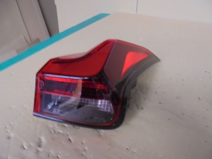 FARO 220 DERECHA PARTE TRASERA LEXUS UX 