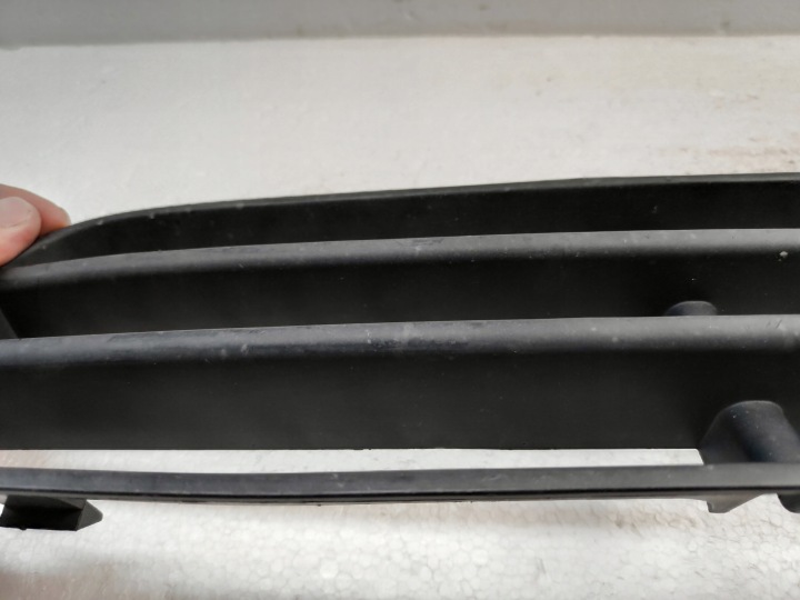 VW BORA CALANDRE GRILLE PARE-CHOCS AVANT 1J5853677B