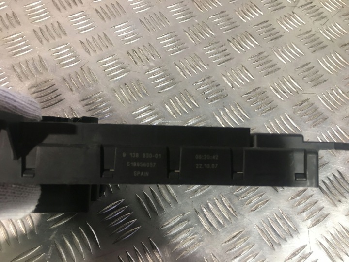 BMW 5 E60 E61 2007 CHÂSSIS MODULE FUSIBLES 690661901