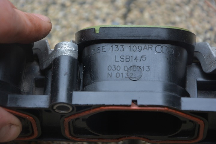 COLLECTEUR ADMISSION AUDI 3.0 TFSI 06E133109AR 110AR