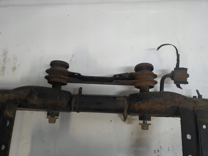 CHÂSSIS CHÂSSIS ARRIÈRE SUSPENSION DACIA DUSTER 4X4 2011R. 554039122R