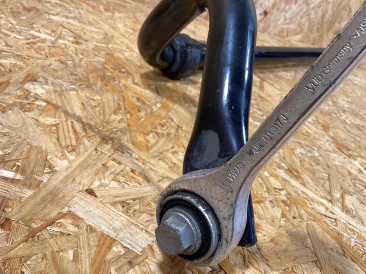 STABILISATEUR AVANT AVANT PORSCHE MACAN 95B411309F.....