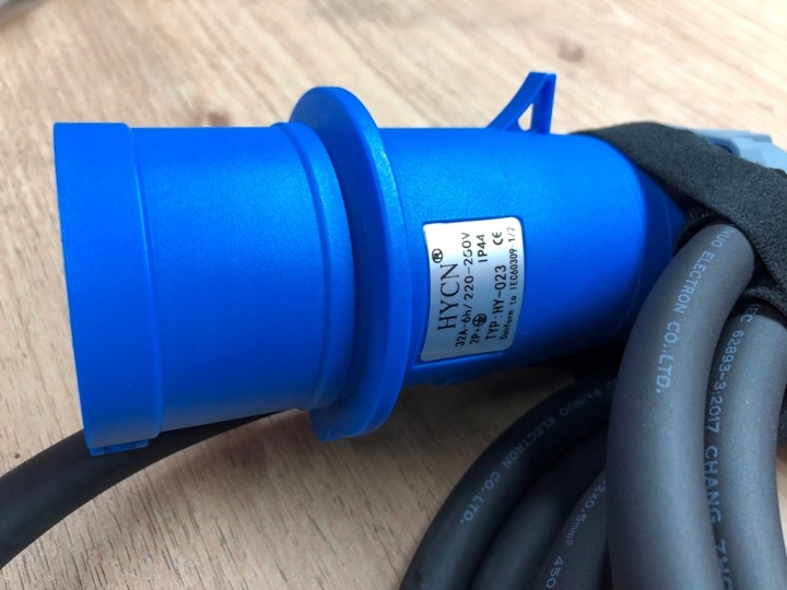 CHARGEUR 8-32A 230V CEE TYPE2 EUROPE VERS MERCEDES AUDI BMW VW CHEVROLET NISSAN