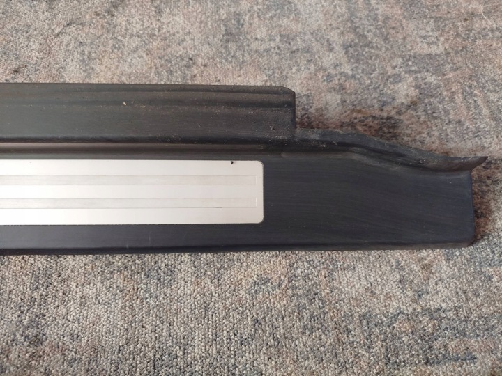 MOULURE REVÊTEMENT SEUIL DROIT AVANT AUDI TT 8N 8N8853492