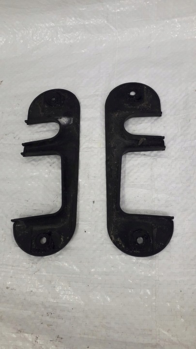 PROTECTION CHARNIÈRES ARRIÈRE COUVERCLES DE COFFRE AUDI S4 B5 8D9827279A