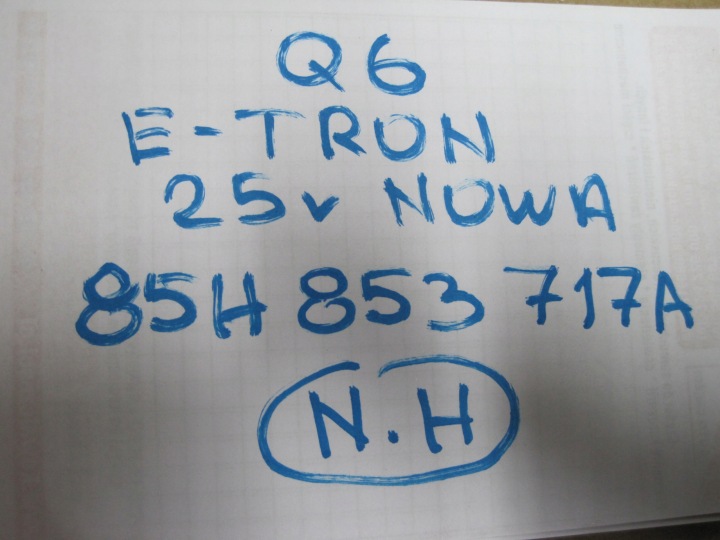 REVÊTEMENT MOULURE SUR AILE GAUCHE AUDI Q6 E TRON 85H853717A