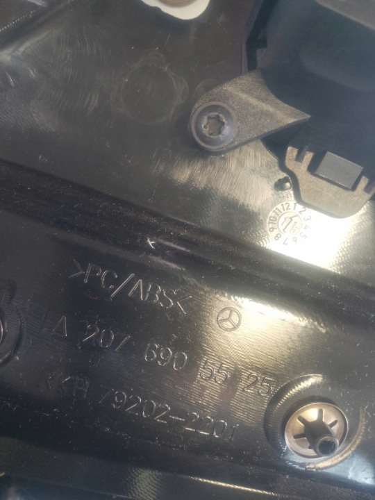 MERCEDES W207 LIFT 15- COLLECTEUR GARNITURE ARRIÈRE ARRIÈRE GAUCHE