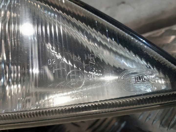 PHARE PROJECTEUR DROIT AVANT HELLA MERCEDES CITARO 0530