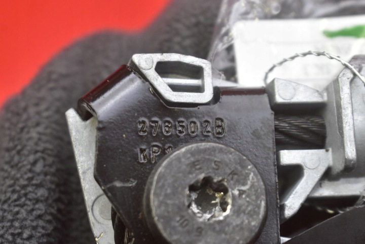 TENDEUR AGRAFE COURROIE DROIT AVANT 13225285 OPEL CORSA D 5D 06-11