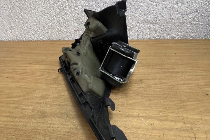 CEINTURE DE SÉCURITÉ ARRIÈRE GAUCHE MERCEDES-BENZ E COUPÉ (C207) 608705400 3.0L