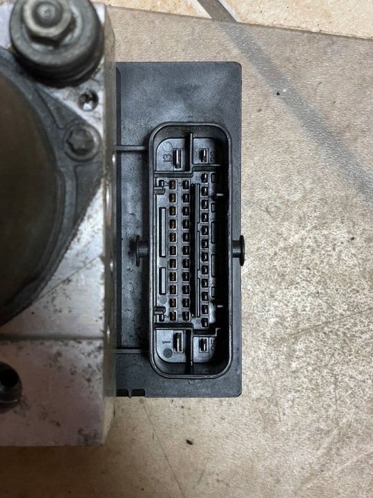 CITROEN C5 III X7 POMPE ABS 9666092580