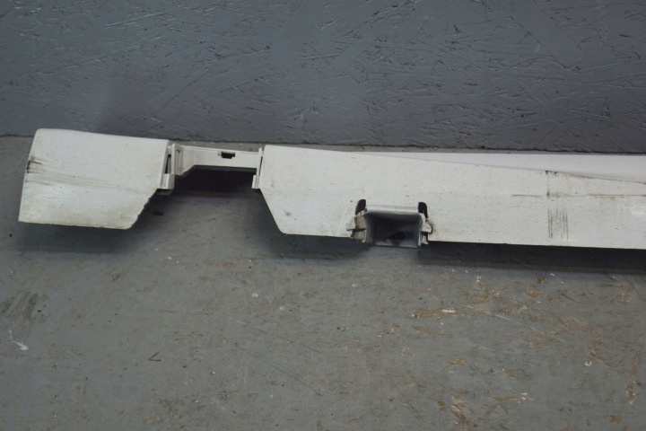 MOULURE SEUIL DROITE FORD FIESTA MK7 ST-LINE C1BJ-B10154-ADW (P302)