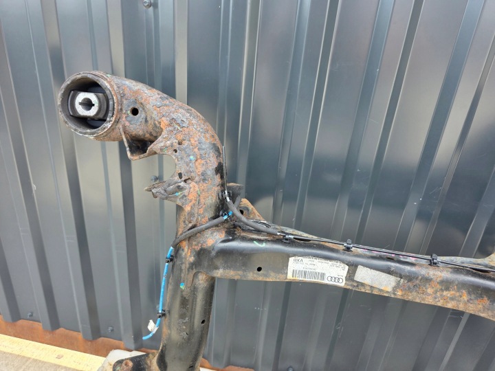 TRAVERSE CHÂSSIS CHÂSSIS ARRIÈRE AUDI Q7 4M 4M0500025 ORIGINAL *2