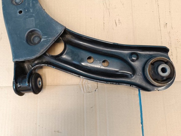 BRAS DE SUSPENSION SKODA DROIT OCTAVIA 20- LE VAG 5WA407151A