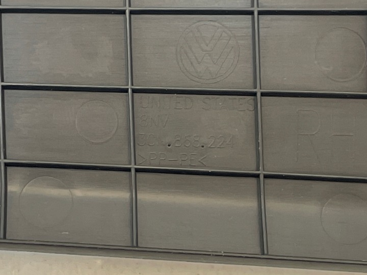 VW ATLAS 18-24 BOUCHON GAUCHE DROITE 3CN868223 3CN868224 USA