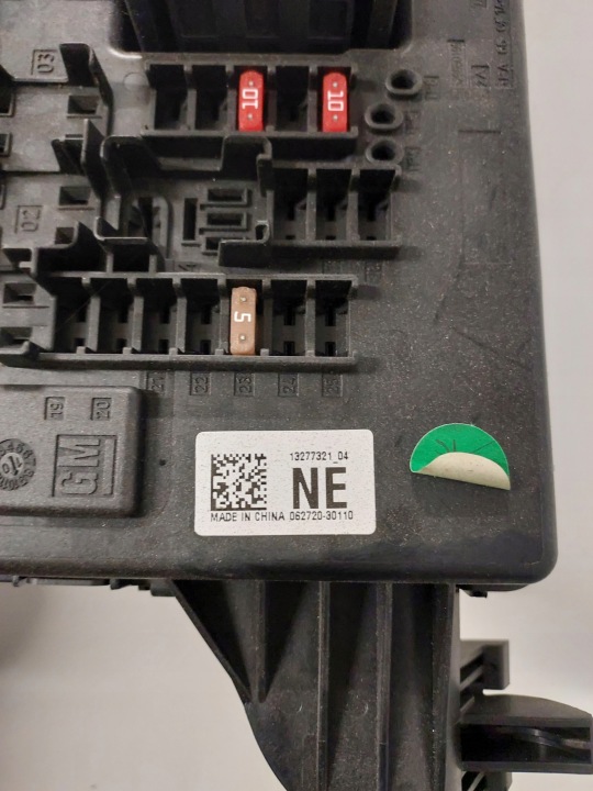 MODULE BOÎTE FUSIBLE OPEL INSIGNIA A 1327732104
