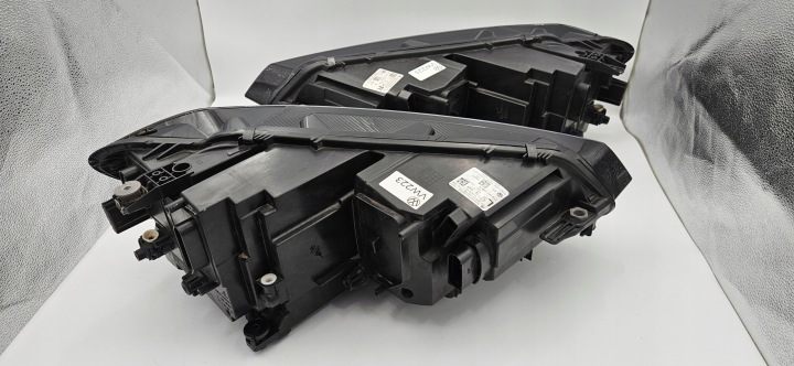 VW TOURAN 5TB PROJECTEUR COMPLET LED GAUCHE DROIT PHARE