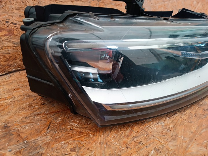 PHARE PROJECTEUR DROIT AVANT EUROPE 8U0941006 AUDI Q3 8U XÉNON EUROPE