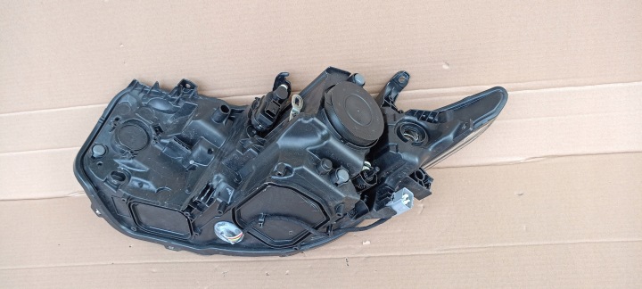 PHARE AVANT AVANT DROITE TOYOTA AURIS 2 II LIFT E18 15-18ROK 81130-02K30