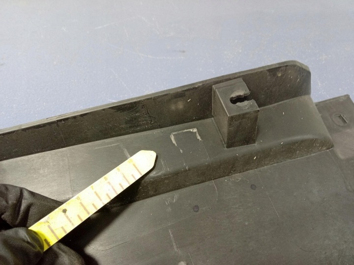 MASERATI LEVANTE MOULURE SEUIL REVÊTEMENT SEUIL DROITE 670040336