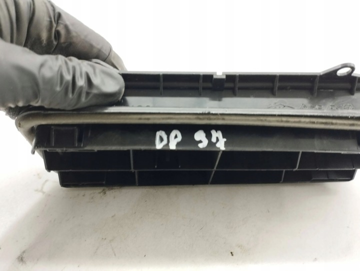 NISSAN JUKE I F15 GRILLE VENTILATION 2013 8200213712