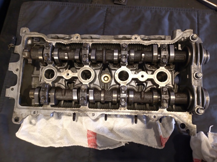 CYLINDER HEAD AVENSIS COROLLA RAV 4 MR II 1.8 16V 1ZZ-FE 