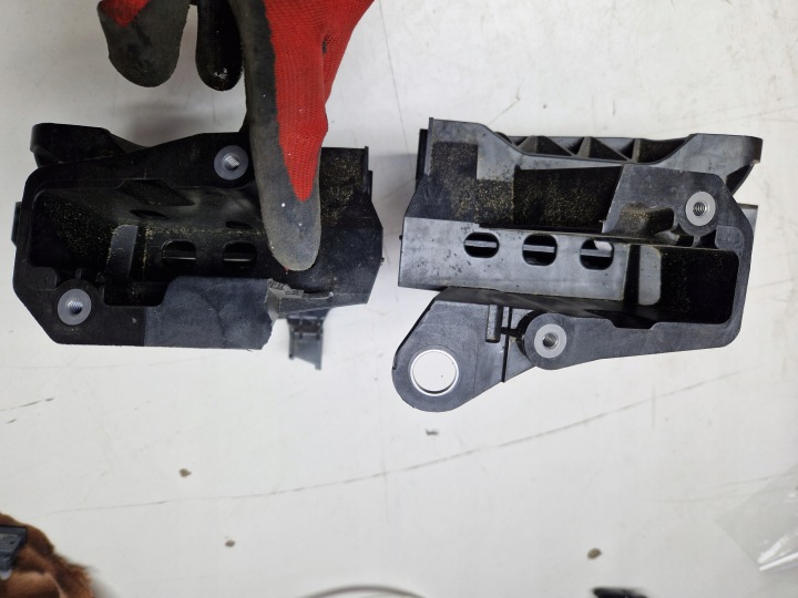 MERCEDES ESSENCE PROJECTEUR A2978886500