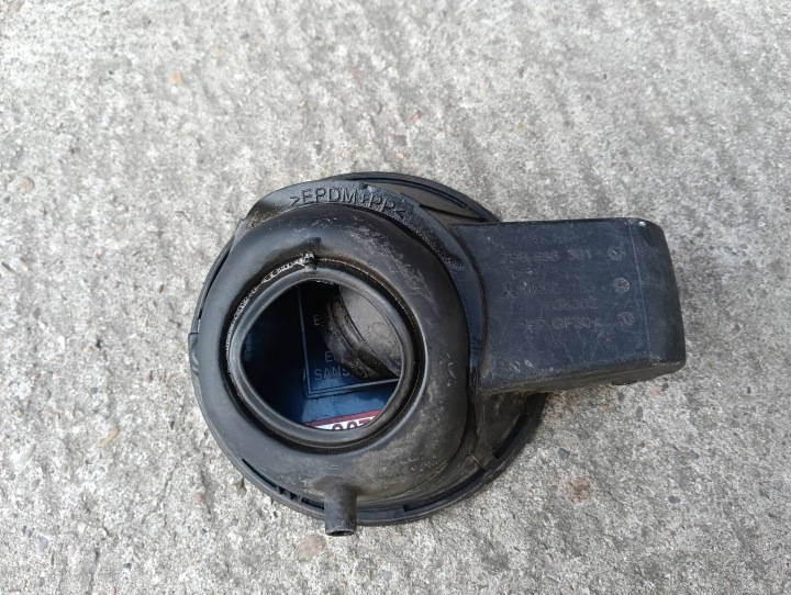 CLAPET GOULOTTE DE REMPLISSAGE CARBURANTS MR959153 MITSUBISHI COLT VI