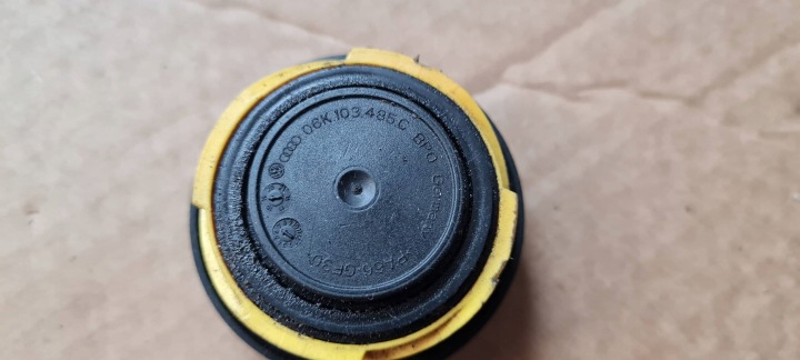 A4 B9 8W LIFT BOUCHON GOULOTTE DE REMPLISSAGE HUILES 2.0 TFSI 06K103485C A5 8W Q5 VW AUDI