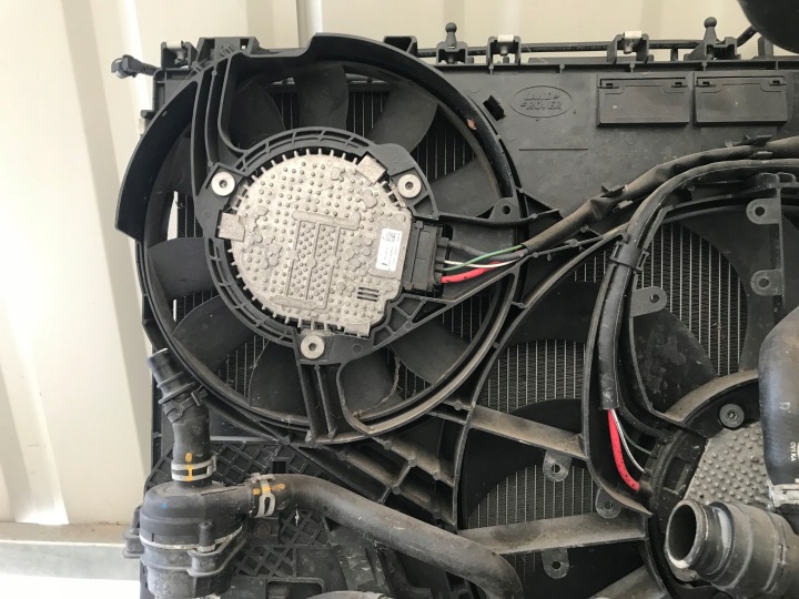 RANGE ROVER VOGUE 12-21 RADIATEUR EAU VENTILATEUR