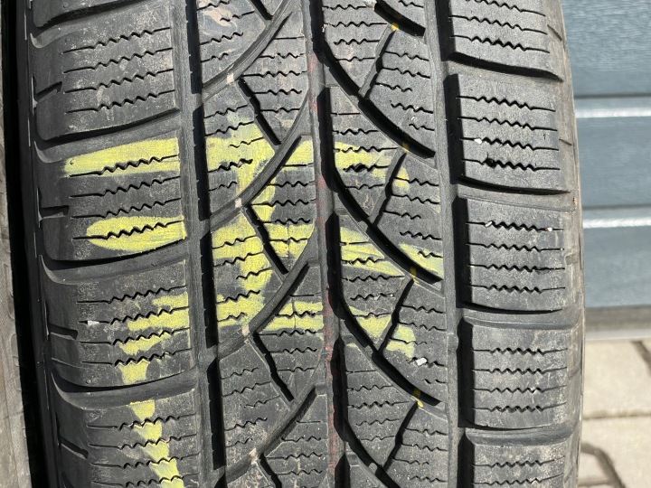 VW T5 JANTES 7H0601027D PNEUS 215/65R16C BRIDGESTONE