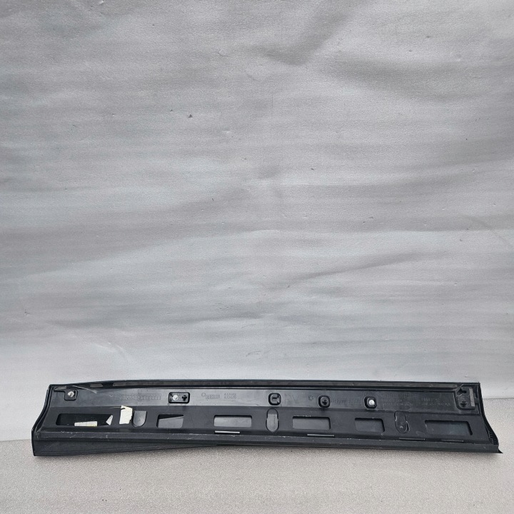 AUDI Q3 83A MOULURE PORTES DROIT AVANT AVANT 83A853960A (LE-C186)