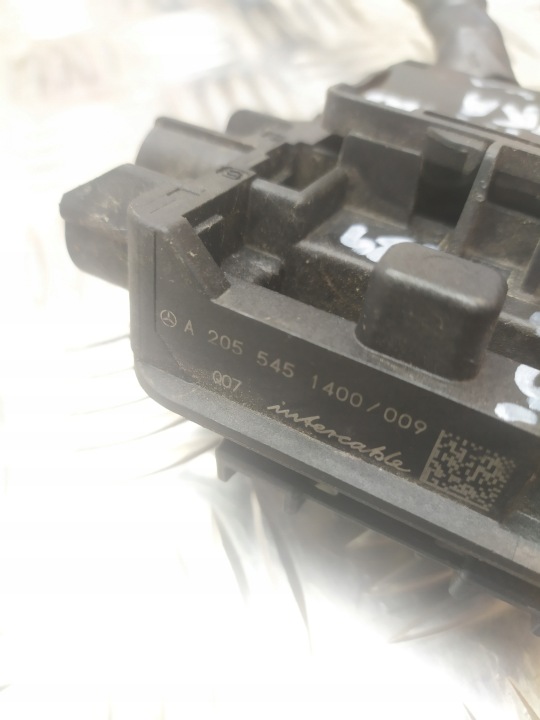 MERCEDES W205 DISTRIBUTEUR BOÎTE COURANT FUSIBLE A2055451400