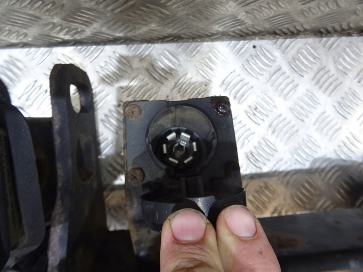 AUDI Q8 4M MODULE CONTRÔLEUR CROCHET 4M0907383E