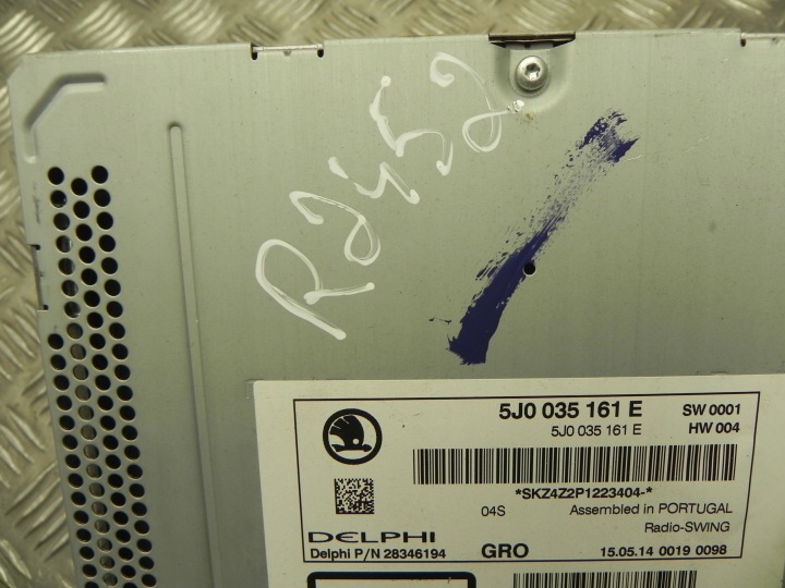 RADIO AVEC ODTWARZACZEM CD ŠKODA RAPID 2014 5J0035161E