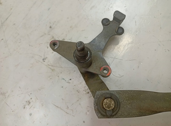 PETIT MOTEUR ESSUIE-GLACES AVANT MERCEDES-BENZ A160