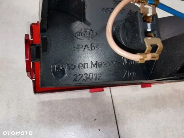 LANTERNE STOP CHRYSLER PT CRUISER 05288748AC