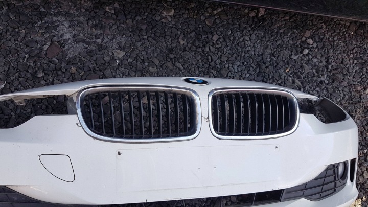 BMW 3 F30 F31 PARE-CHOCS AVANT AVANT EN BON ÉTAT DÉMONTAGE