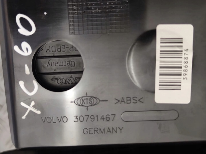 ACCOUDOIR VOLVO XC60 2012 39864988