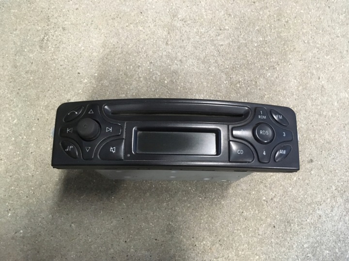 MERCEDES ESSENCE RADIO