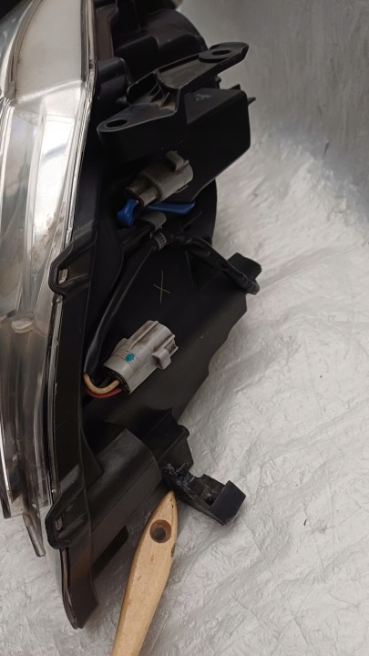 TOYOTA AVENSIS T27 PHARE LEWA+PRAWA AVANT LENTILLE H279GLDE ENSEMBLE ORIGINAL EUROPE