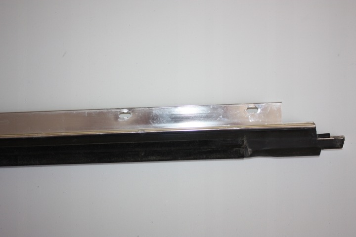 AUDI A6 C4 MOULURE RACLOIR VITRES PORTES CHROME