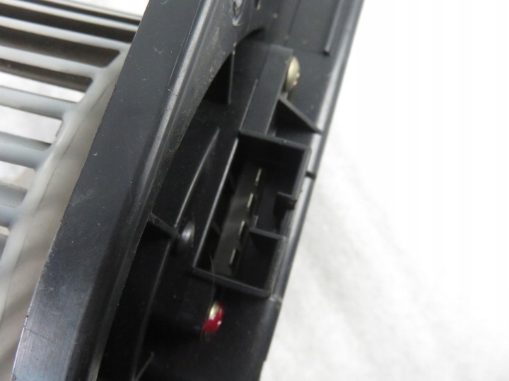 VENTILATEUR MITSUBISHI OUTLANDER I DRF8434012G